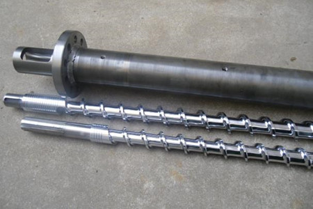 塑料擠出機(jī)機(jī)筒螺桿發(fā)貨前，廠家需要做哪些工作？